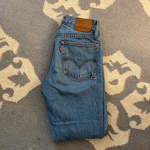 Levi’s Wedgie jeans